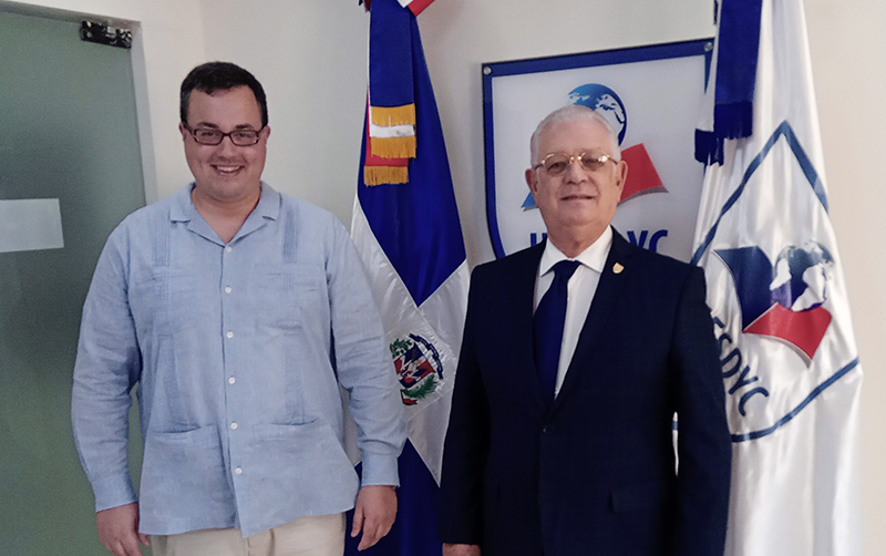 Miguel Dongil con el Rector del INESDYC