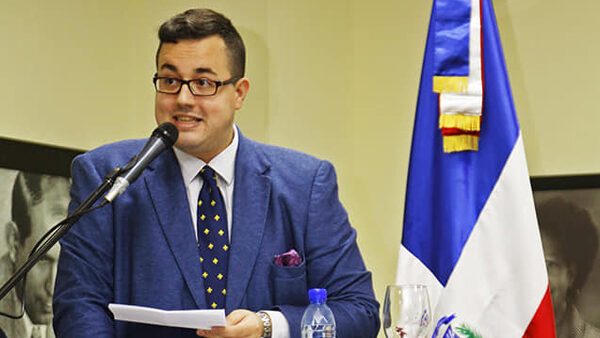 Miguel Dongil, escritor y personaje público en Iberoamérica