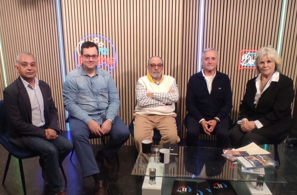 Miguel Dongil en el plató de 11 TV en Cantabria